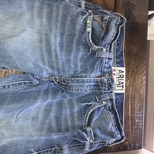 Men’s Ariat jeans waist 32” length 38”